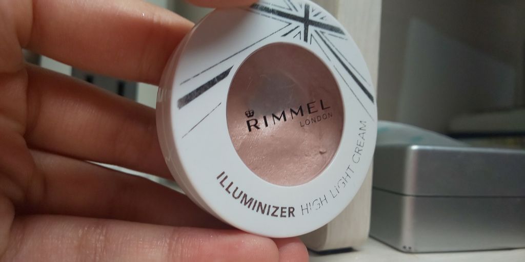 イルミナイザー/リンメル ロンドン/クリームハイライトを使ったクチコミ(2枚目)
