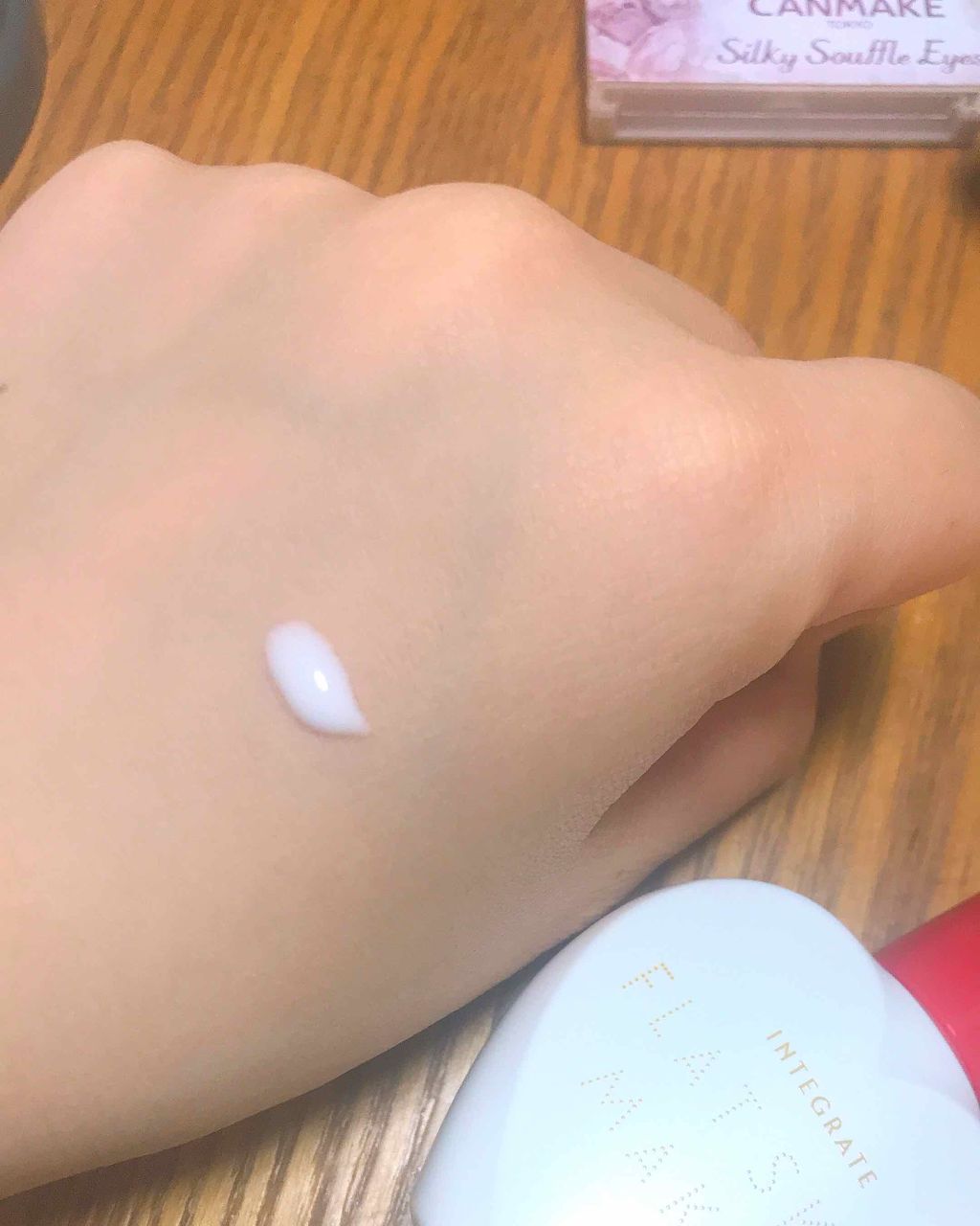 フラットスキンメーカー N/インテグレート/リキッドファンデーションを使ったクチコミ（1枚目）