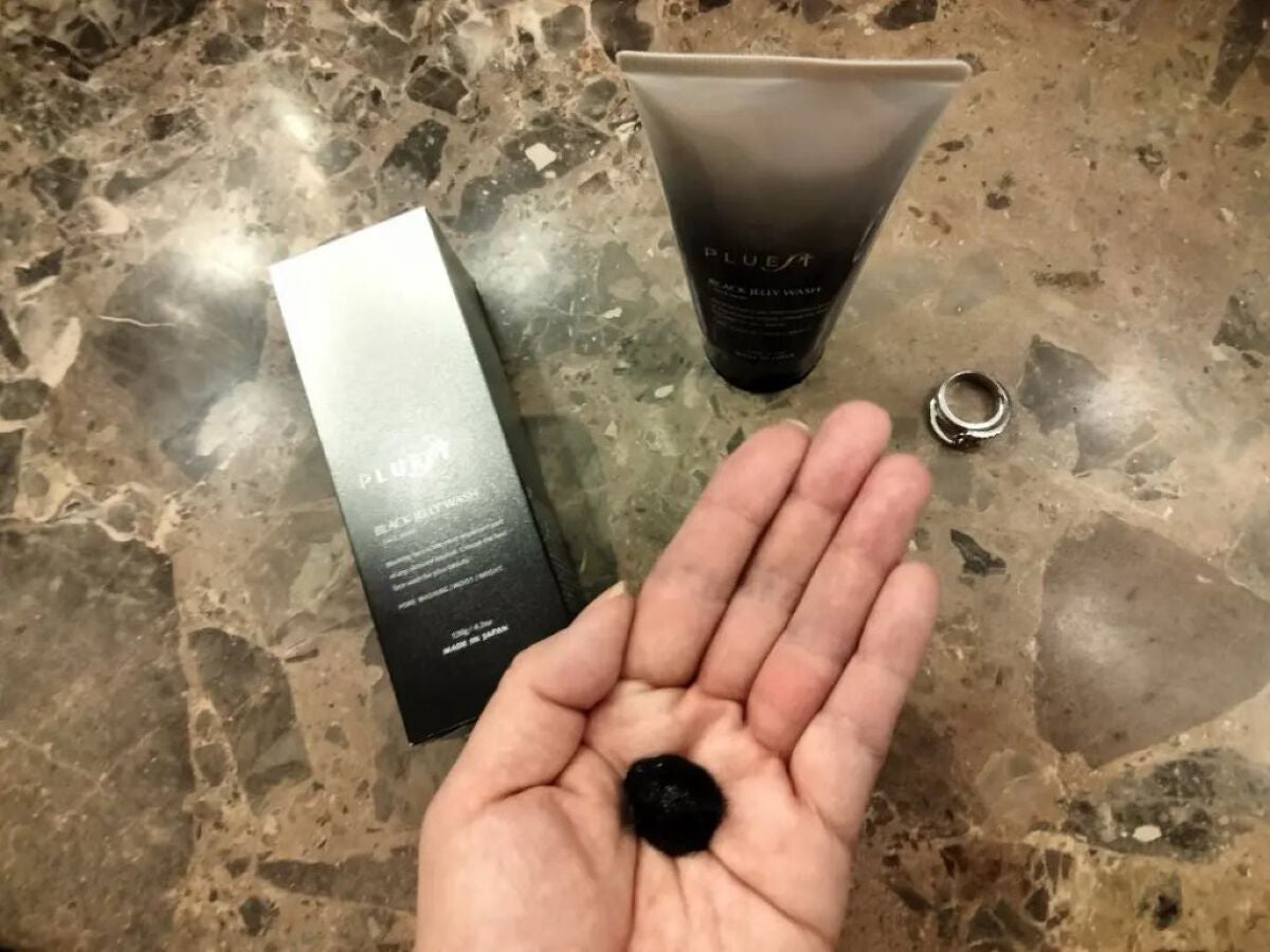 BLACK JELLY WASH(ブラックジェリーウォッシュ)/PLUEST/その他洗顔料を使ったクチコミ(3枚目)
