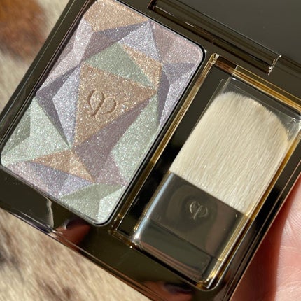 ル・レオスールデクラ /クレ・ド・ポー ボーテ/パウダーハイライトを使ったクチコミ(2枚目)