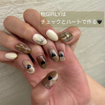 夏美🍉フォロバ on LIPS 「【秋のガーリーネイル🟰チェック&ハート🦊🍁】全体をブラウンで統..」(1枚目)