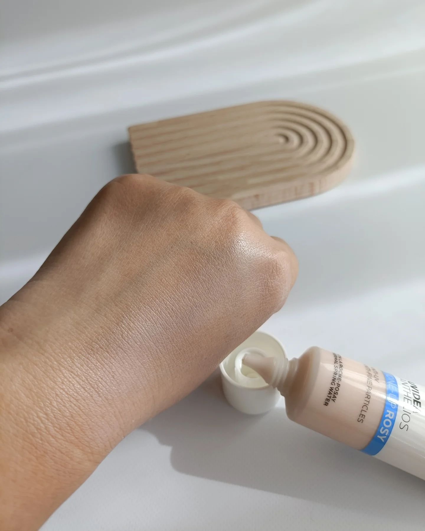 UVイデア XL プロテクショントーンアップ ローズ/ラ ロッシュ ポゼ/日焼け止めクリームを使ったクチコミ（3枚目）