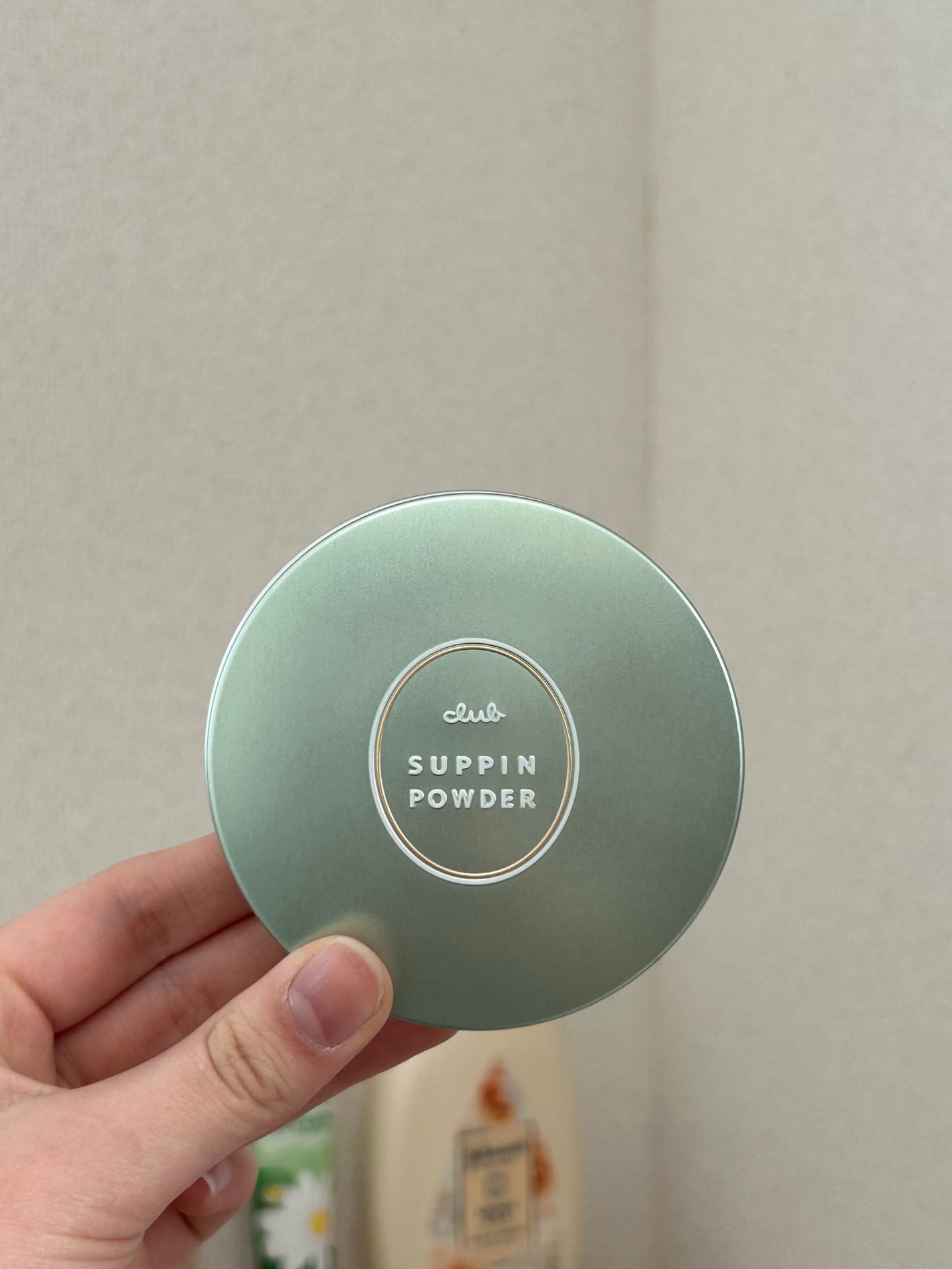 すっぴんパウダーC ホワイトフローラルブーケの香り/クラブ/プレストパウダーを使ったクチコミ(1枚目)