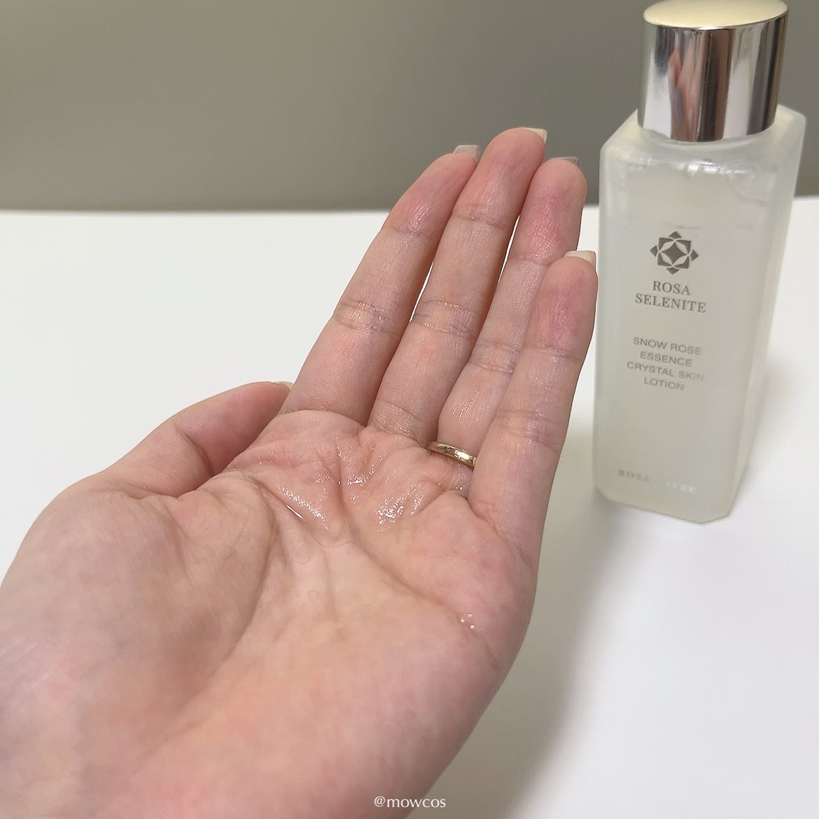 ロサ セレナイト スノーローズ エッセンス クリスタルスキン ローション/ROSA FAYRE/化粧水を使ったクチコミ（2枚目）