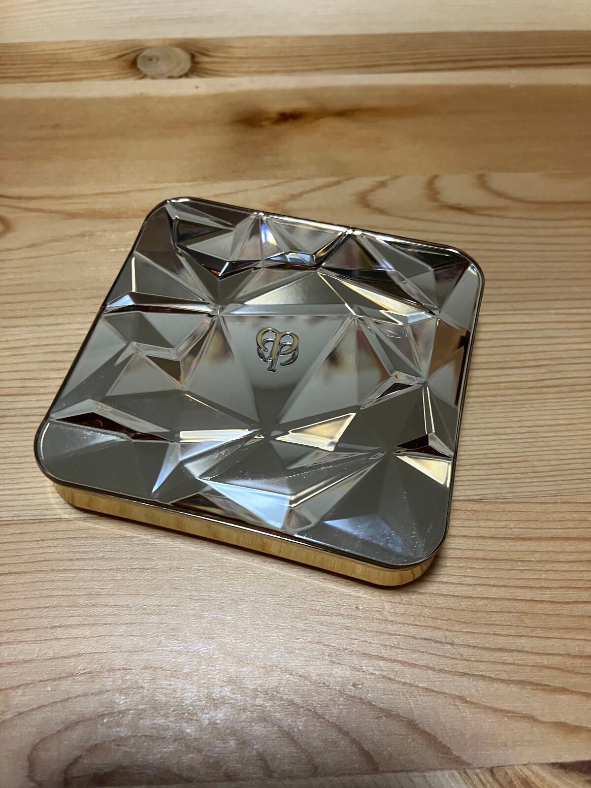 ル・レオスールデクラ /クレ・ド・ポー ボーテ/パウダーハイライトを使ったクチコミ(2枚目)