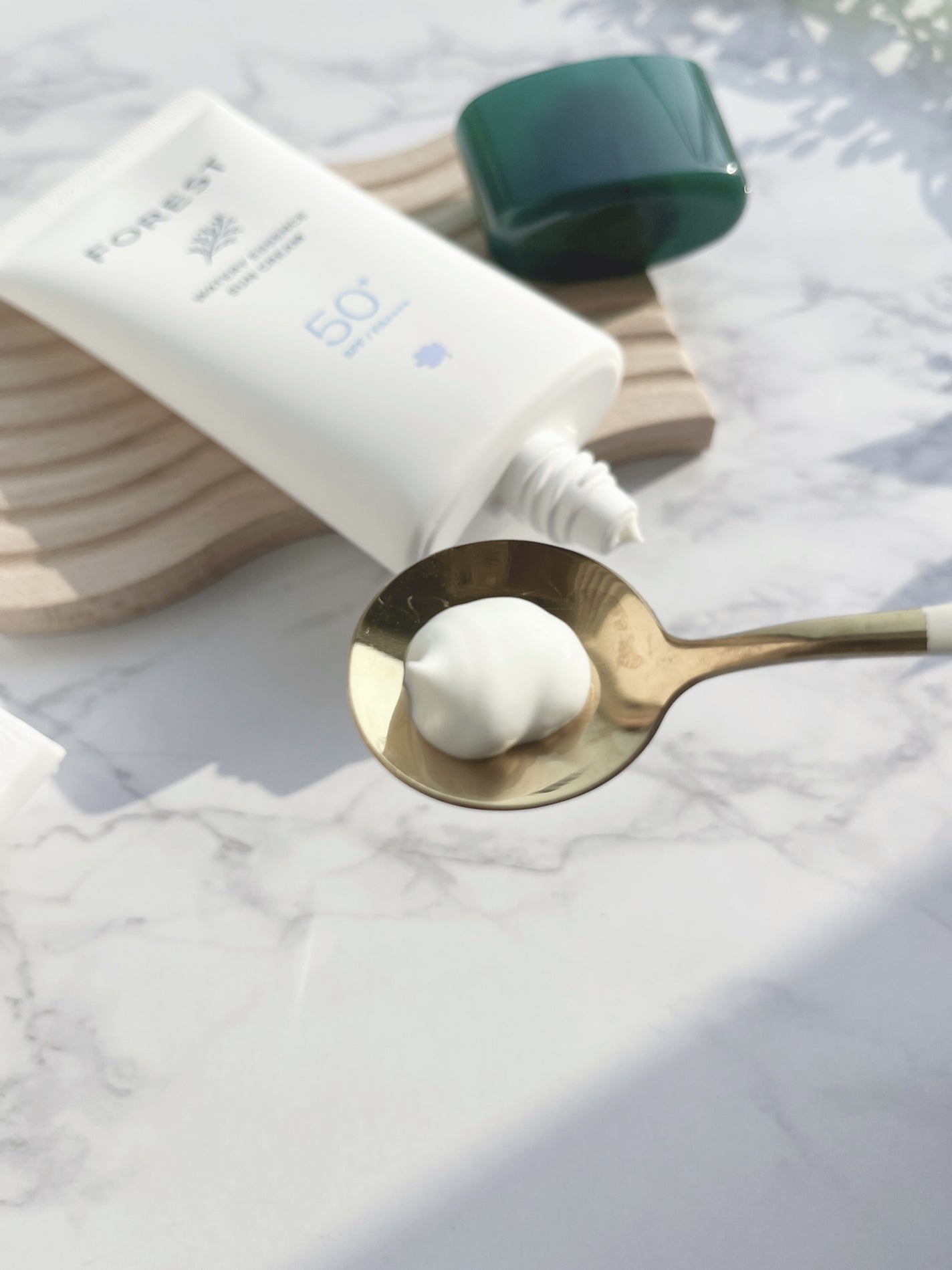 ウォータリーエッセンスUVクリーム/FoRest by Greenfinger/日焼け止めクリームを使ったクチコミ(2枚目)