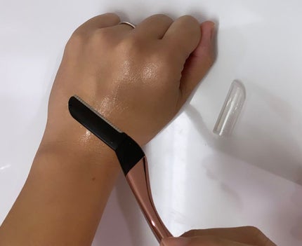 サロンプラス トーンアップ フェイススムーサー ホルダー(刃付き)/サロンプラス/シェーバーを使ったクチコミ(2枚目)