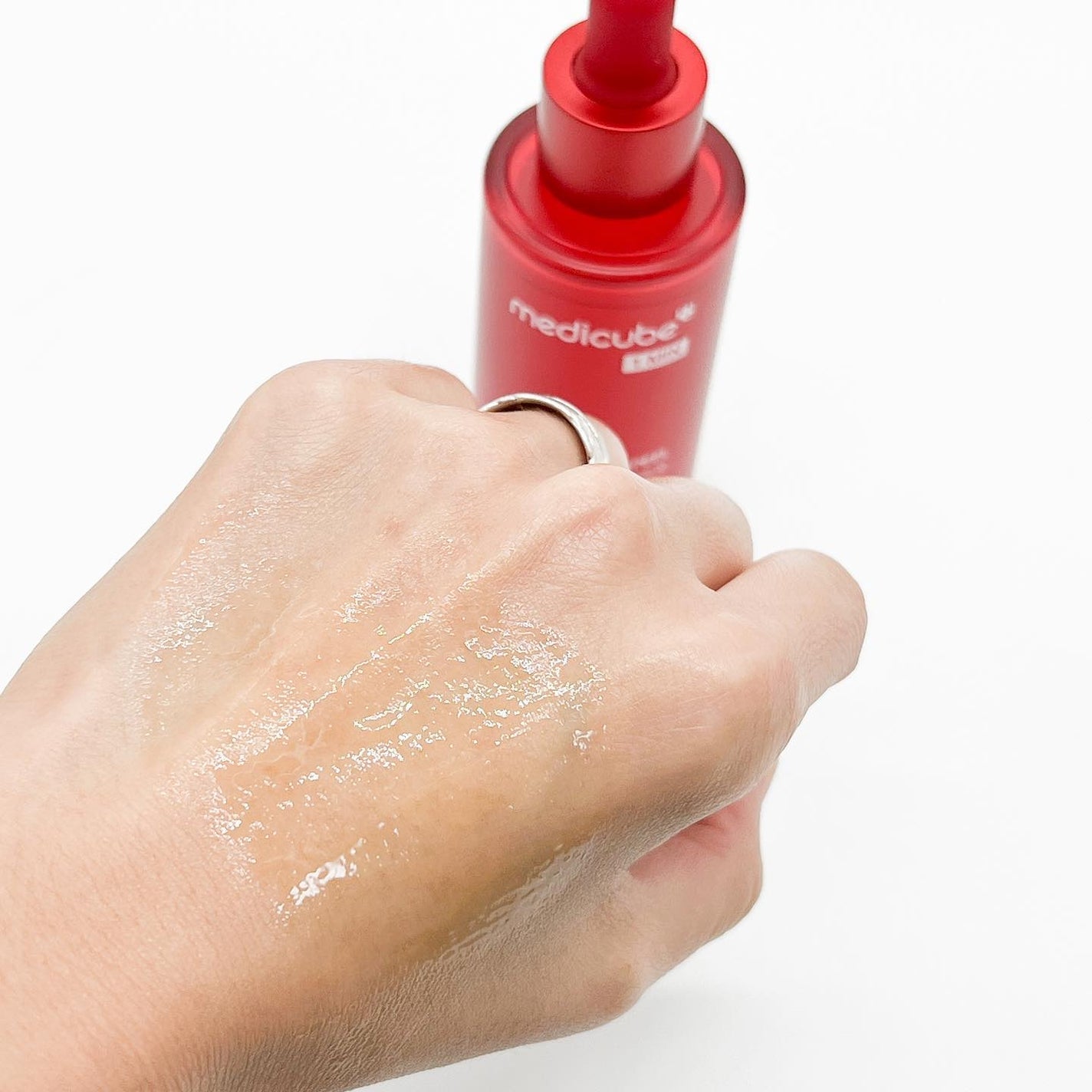 レッドアクネピーリングセラム/MEDICUBE/美容液を使ったクチコミ(3枚目)