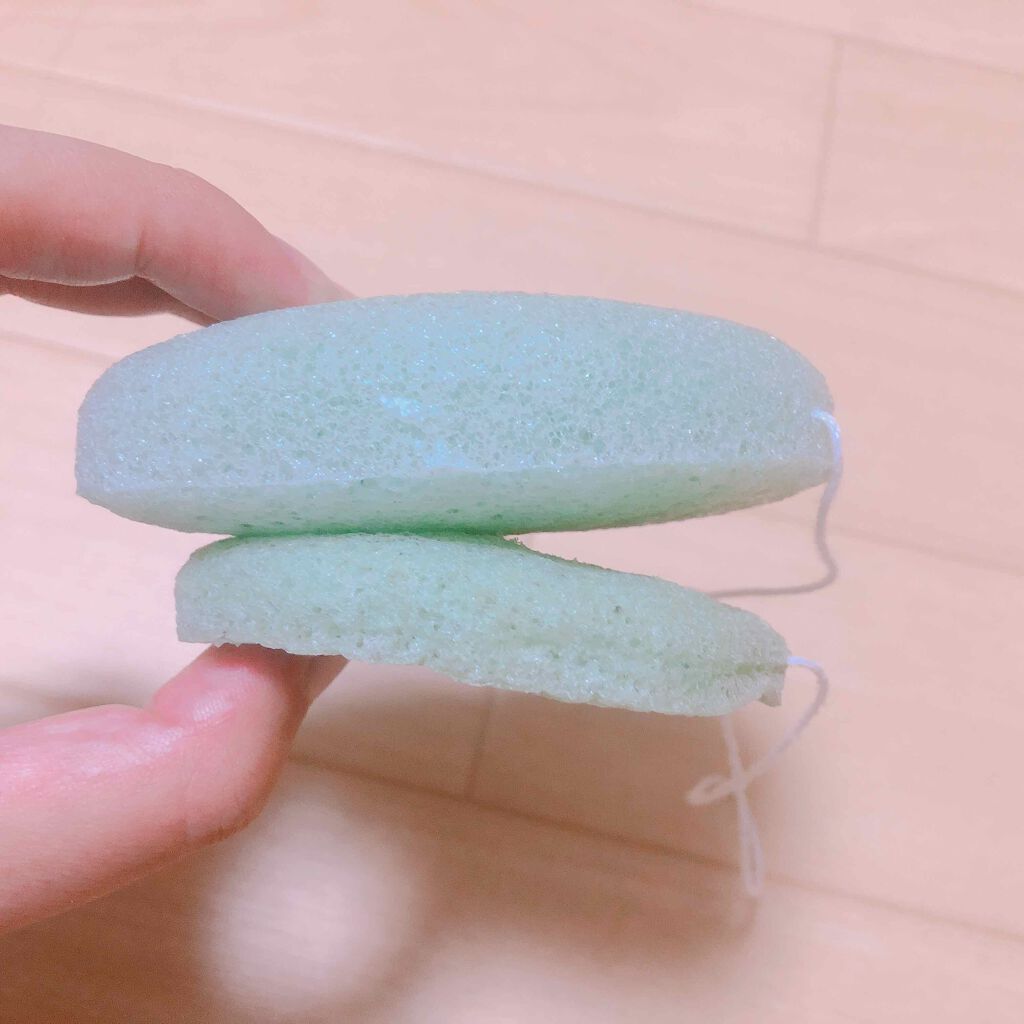 いな on LIPS 「100均のこんにゃくパフ本当にこれで綺麗になる感じがある!ただ..」(3枚目)