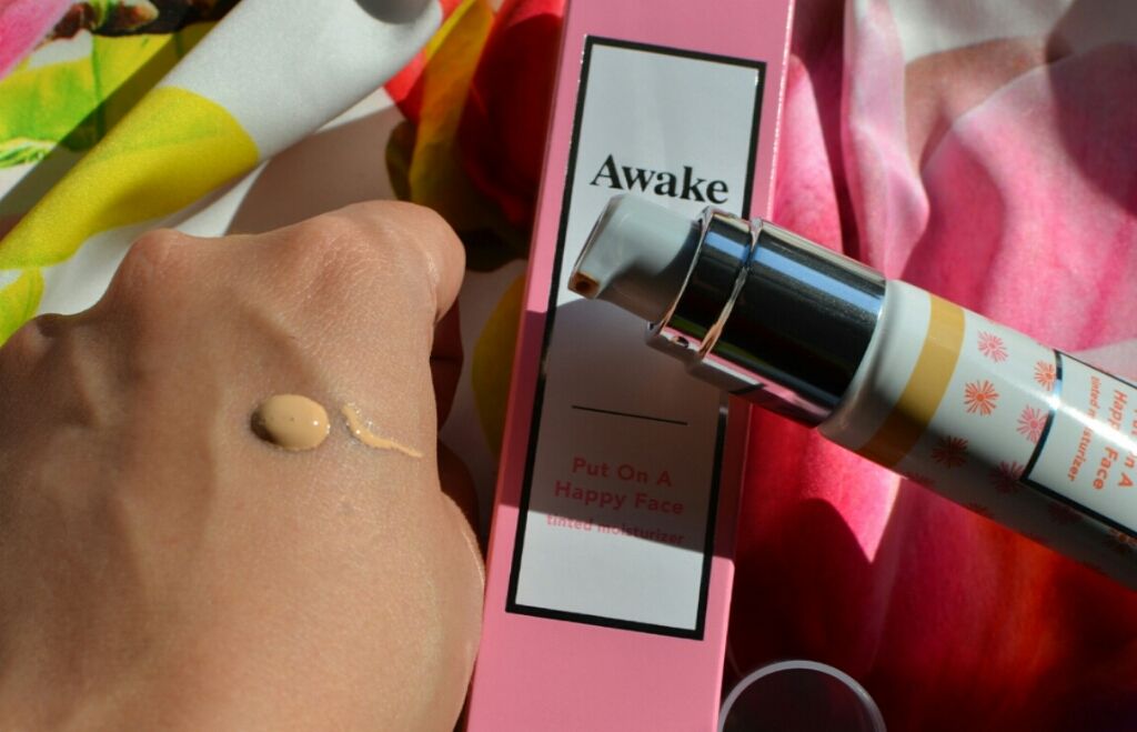 プットオンアハッピーフェイス ティンティド モイスチュアライザー/Awake/CCクリームを使ったクチコミ(1枚目)