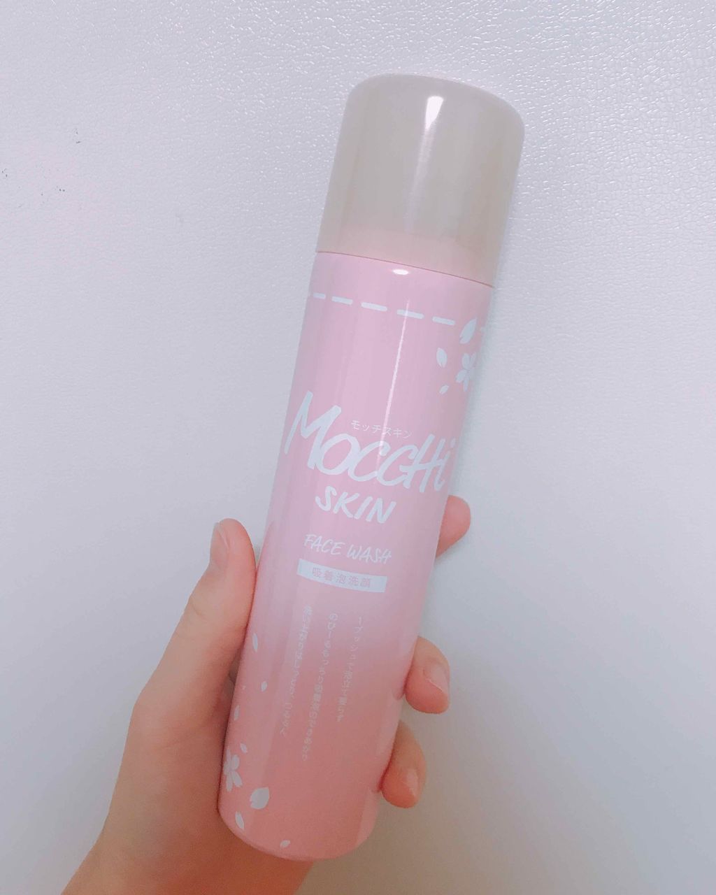 MoccHi SKIN モッチスキン吸着泡洗顔 SKのクチコミ「この商品凄い！！！
毛穴の汚れが無くなる😍

もっちりとした泡が毛穴の汚れを
しっかり大掃除し.....」（1枚目）