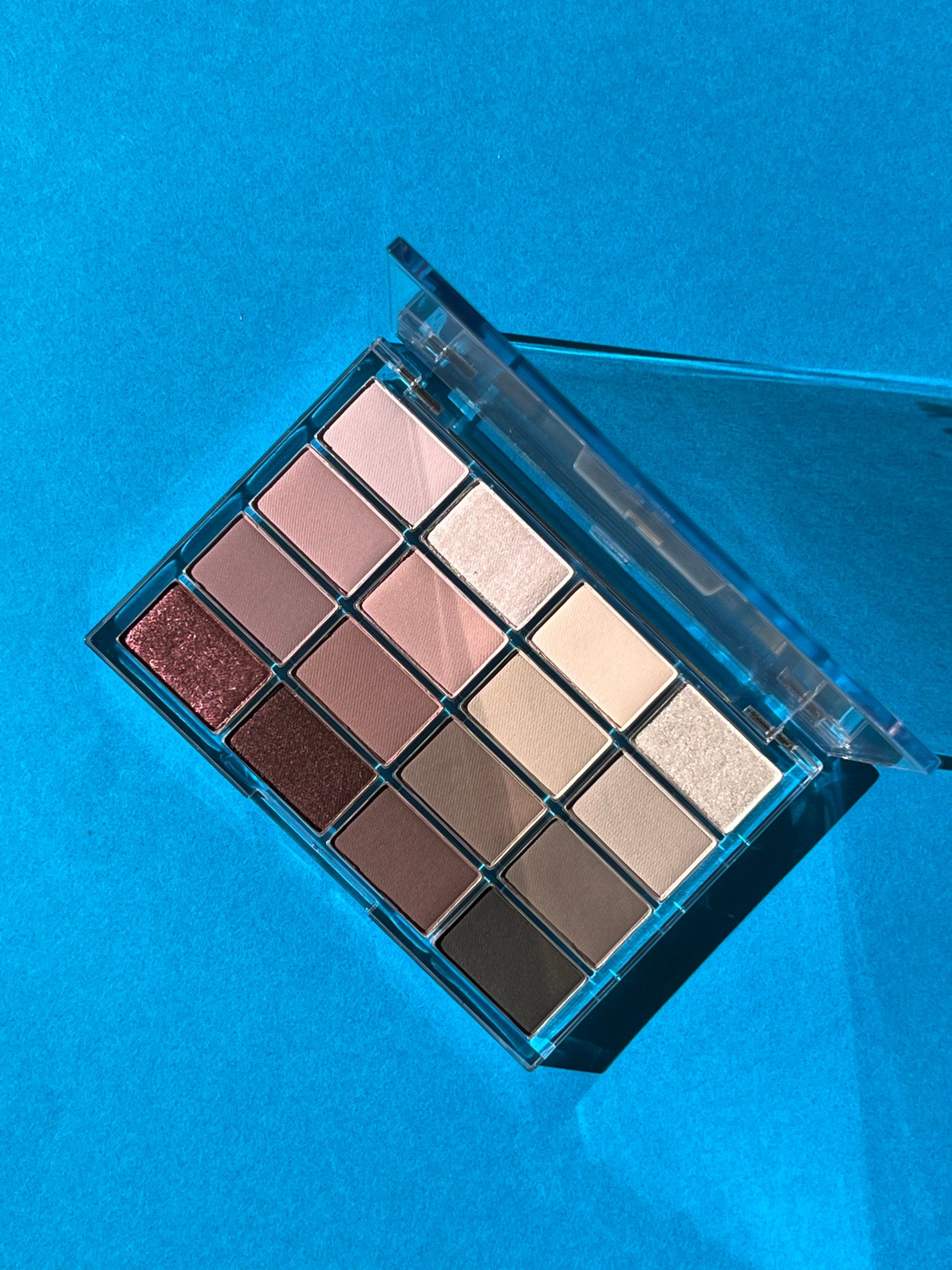 ソフトブラーリングアイパレット/wakemake/アイシャドウパレットを使ったクチコミ(3枚目)