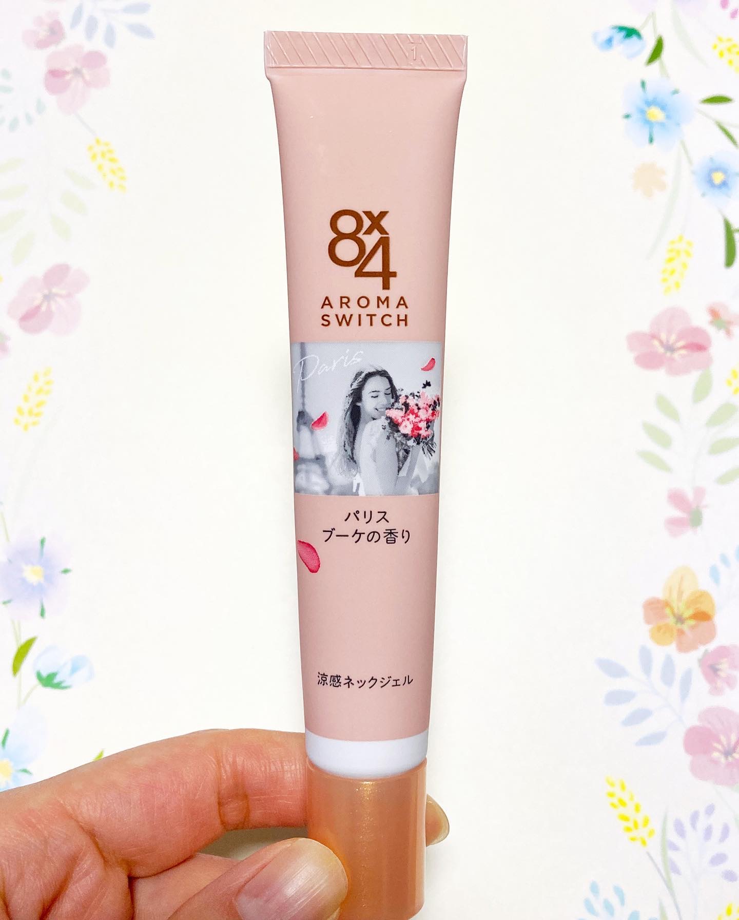 8x4 アロマスイッチ 涼感ネックジェル パリスブーケの香り/８ｘ４/デオドラント・制汗剤を使ったクチコミ（3枚目）