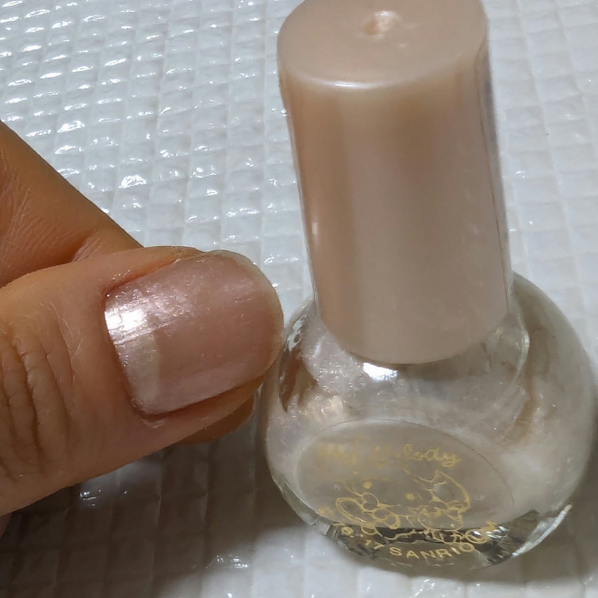 マイメロ ネイル シャイニーベビーピンク/DAISO/マニキュアを使ったクチコミ（3枚目）