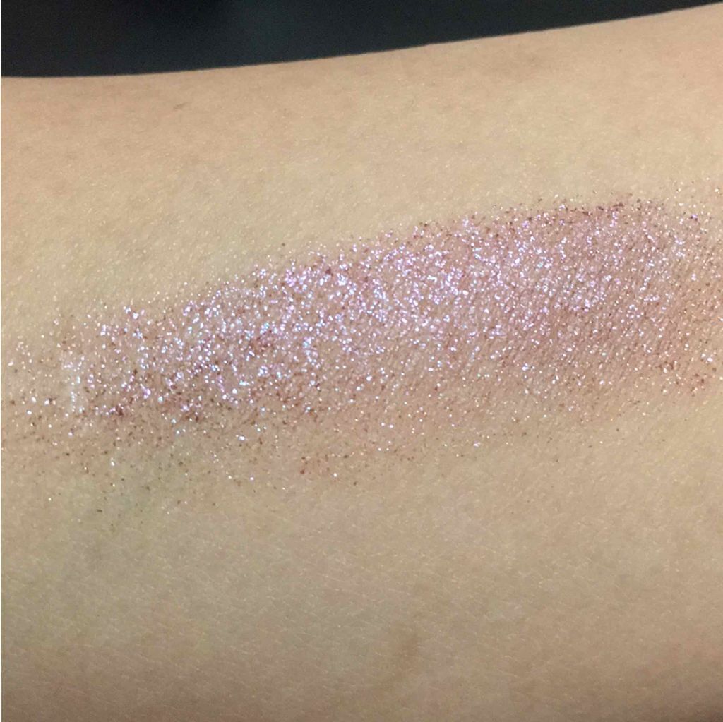 ダズルシャドウ キャント ストップ ドント ストップ/M・A・C/単色アイシャドウを使ったクチコミ（3枚目）