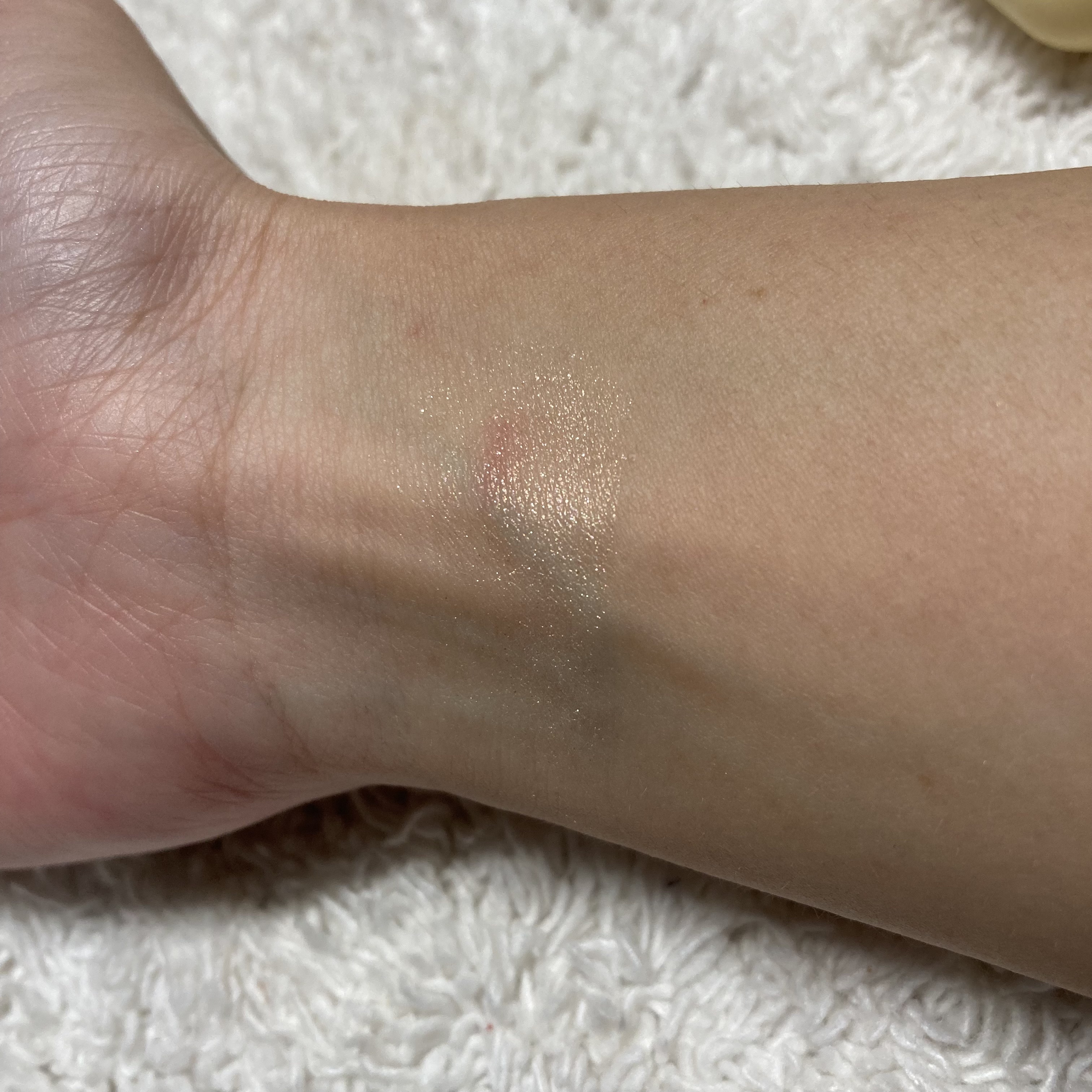 シャインキャッチャーマルチハイライター ポムポムプリン ハーモニー/i’m meme/パウダーハイライトを使ったクチコミ（3枚目）