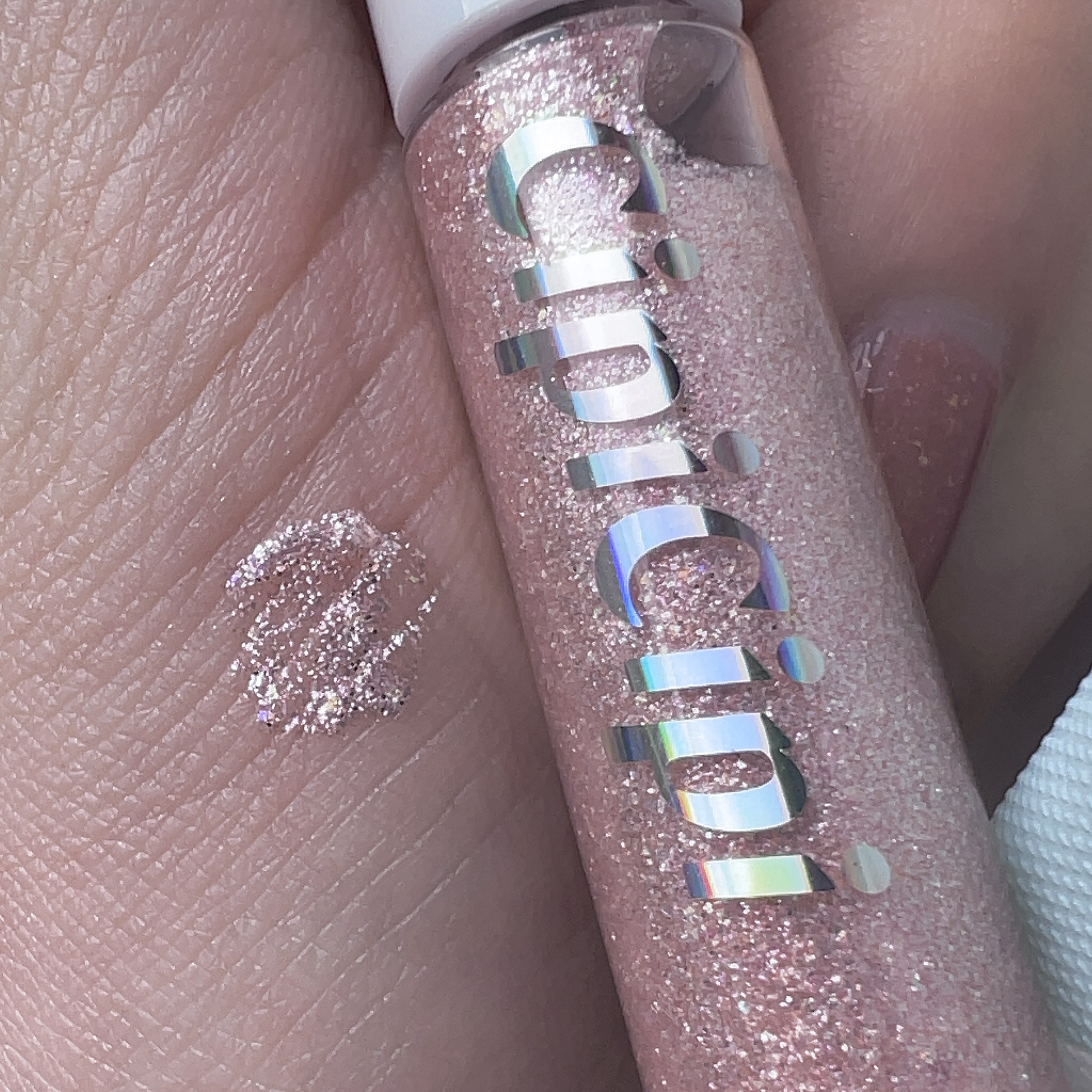 グリッター イルミネーションライナー R 102 スノーピンク(限定)/CipiCipi/リキッドアイライナーを使ったクチコミ（3枚目）