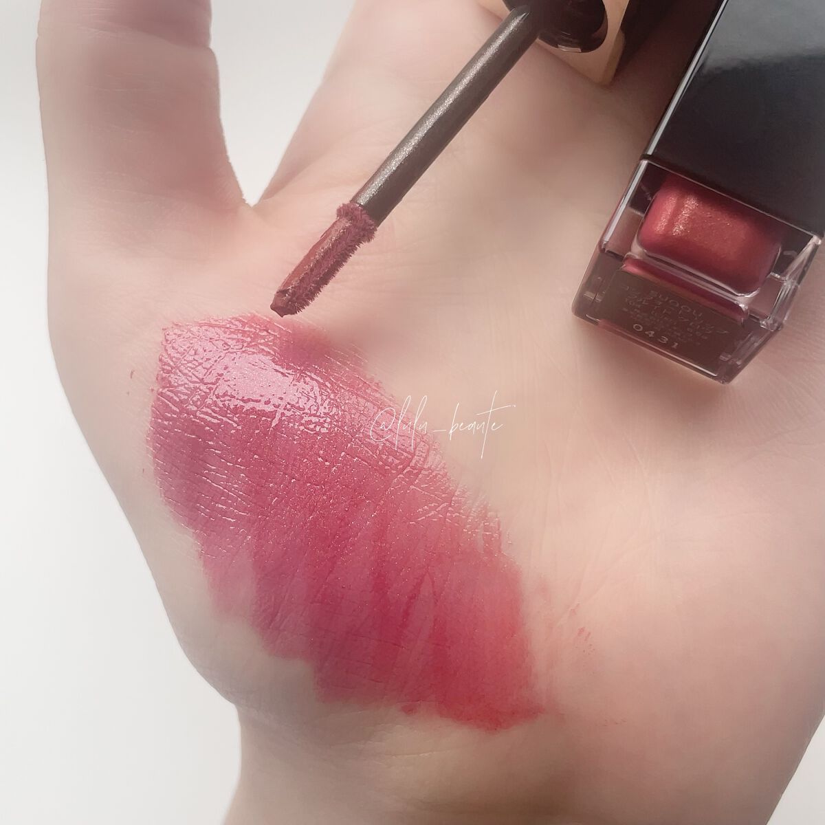 コンフォート リップ フルイド グロウ 104 夕灼 -YUUSHAKU/SUQQU/口紅を使ったクチコミ（1枚目）