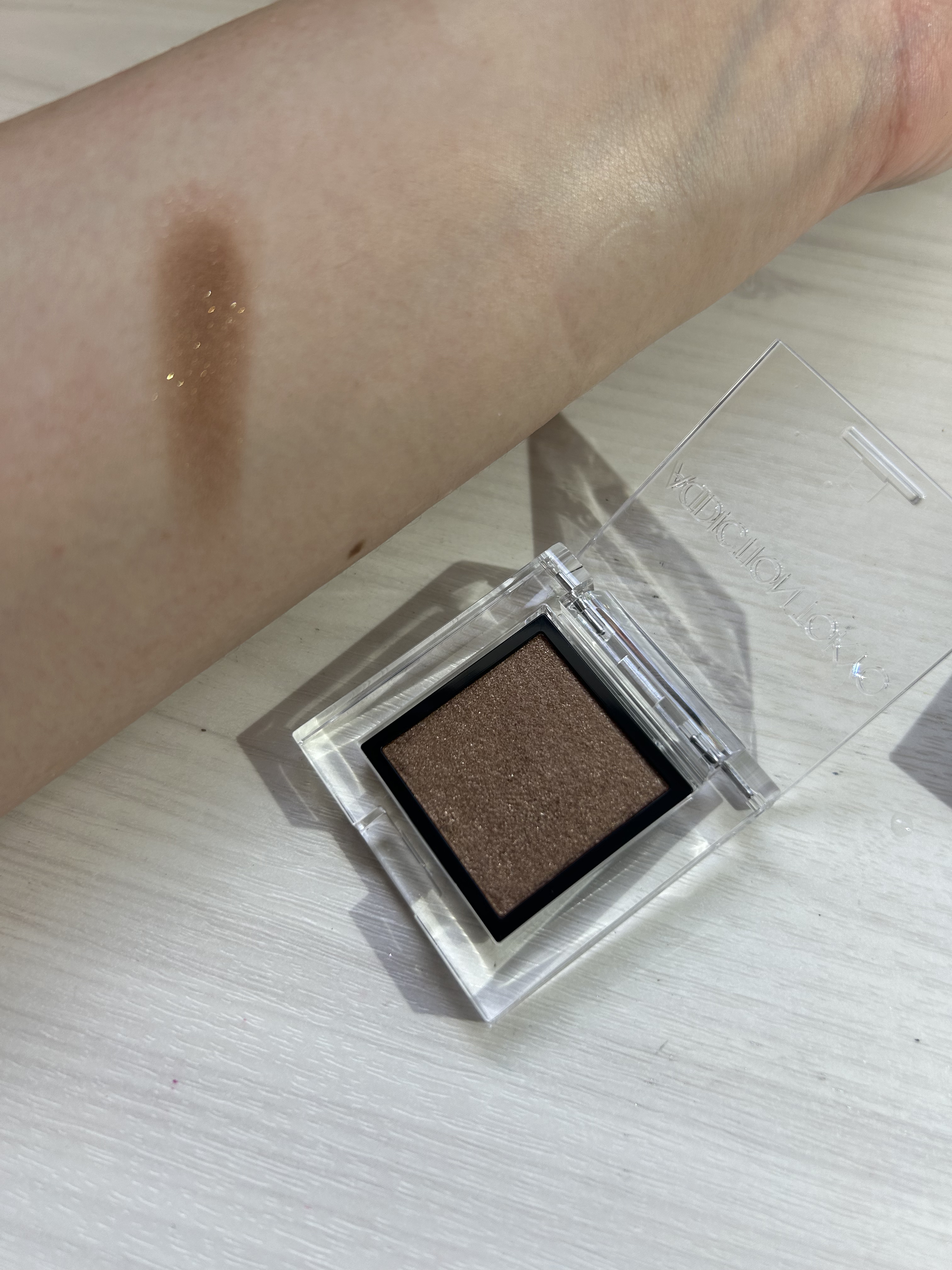 アディクション ザ アイシャドウ パール 007P Dolce Vita/ADDICTION/単色アイシャドウを使ったクチコミ（3枚目）