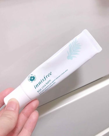 ☆innisfree

bija cica balm



皆さんご存知のシカバームです。


テクスチャーはやや硬め
匂いはないです！



これを使用した後は、肌荒れだったり、ニキビ跡だったり、肌の