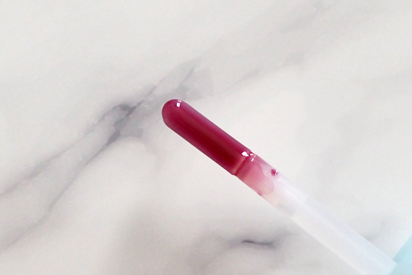 ジューシーベリープランピングリップオイル/TOCOBO/リップグロスを使ったクチコミ(3枚目)