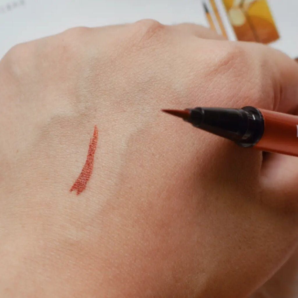 スキルレスライナー/LUMIURGLAS/リキッドアイライナーを使ったクチコミ(1枚目)