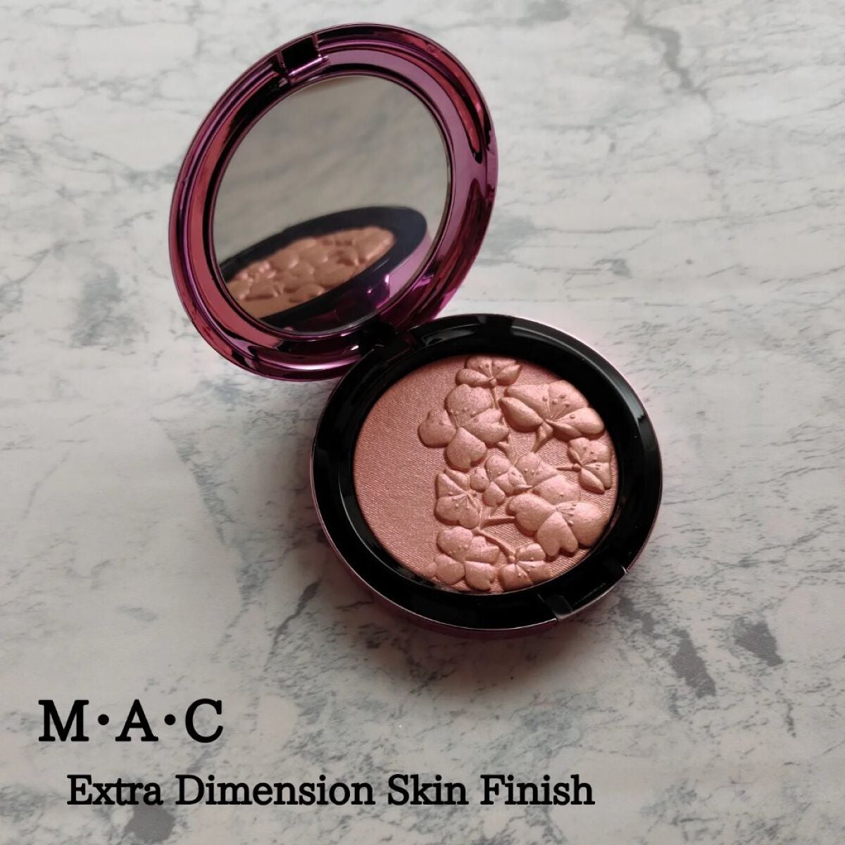 しぃ on LIPS 「コスメ購入品#MAC#エクストラディメンションスキンフィニッシ..」(1枚目)