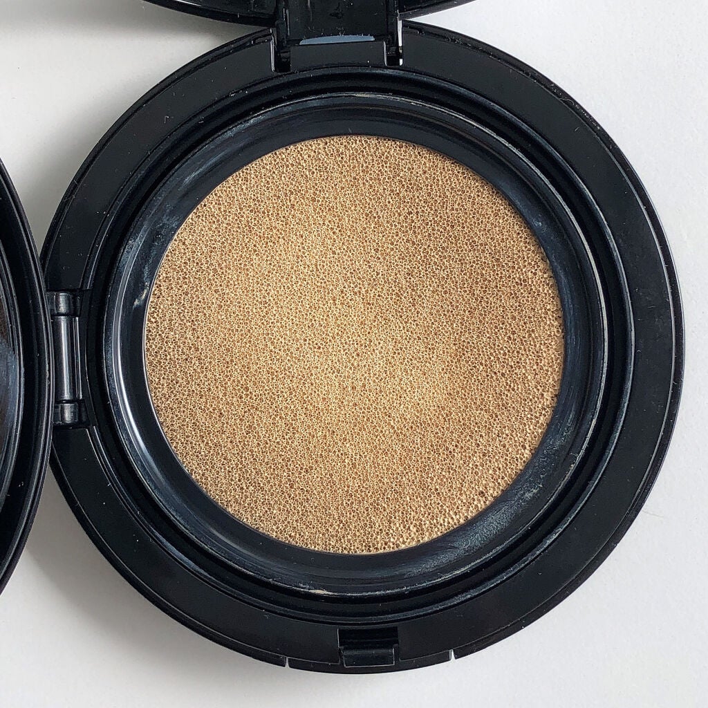 エバーグロウクッション SPF23 PA++/FEMMUE/クッションファンデーションを使ったクチコミ(2枚目)