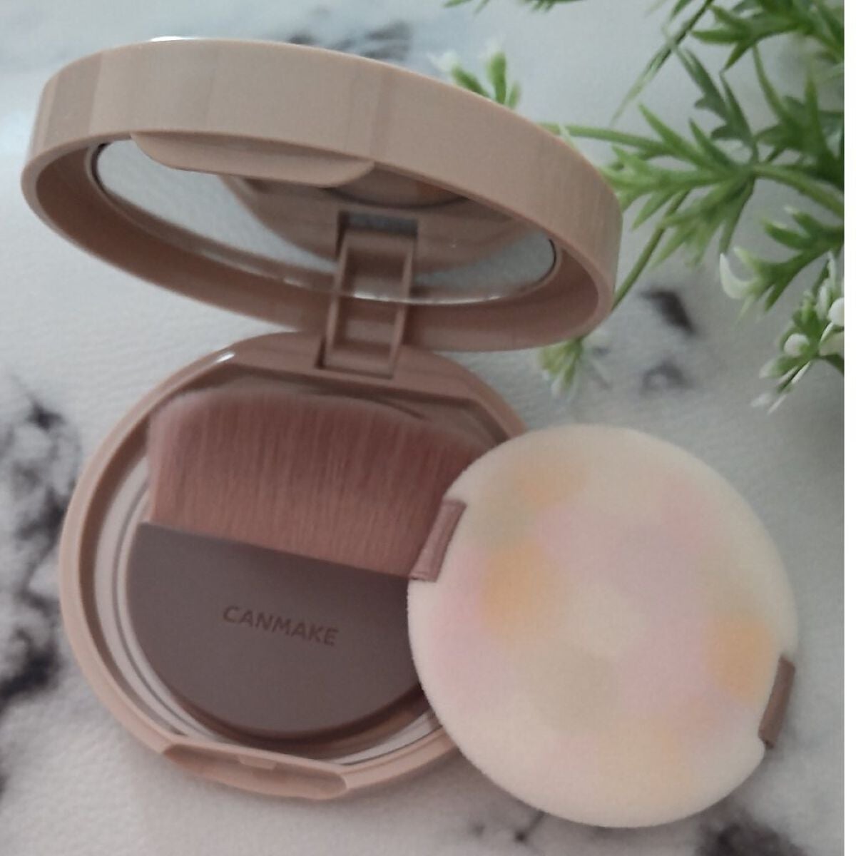 マシュマロフィニッシュパウダー ~Abloom~/キャンメイク/プレストパウダーを使ったクチコミ(3枚目)