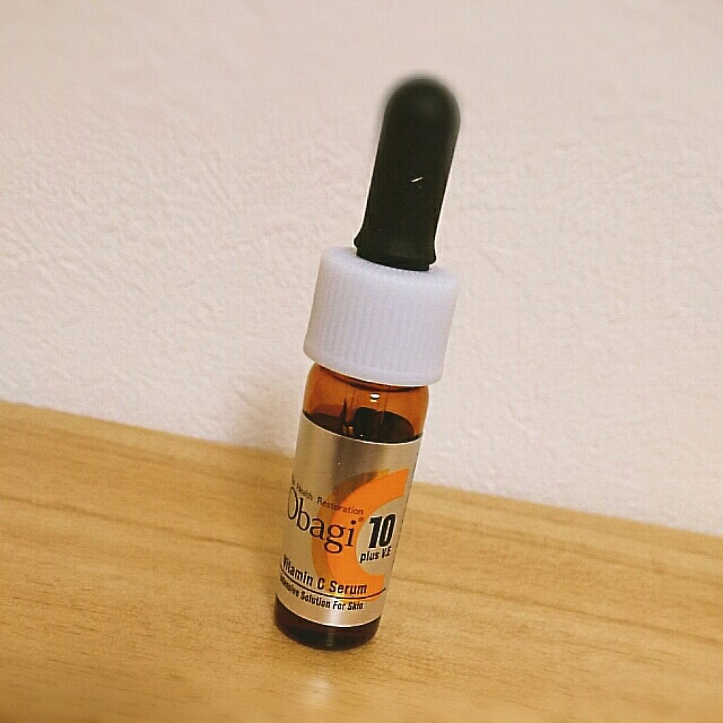 MAQUIA 5月号の付録。
オバジC10セラム。

朝と夜、化粧水の後に3滴ほど使っています。
使いはじめて、今日でだいたい一週間ぐらいかな？

生理前、さらに季節の変わり目で、肌のコンディションはいまいちでしたが、肌のザラつきがなくなり