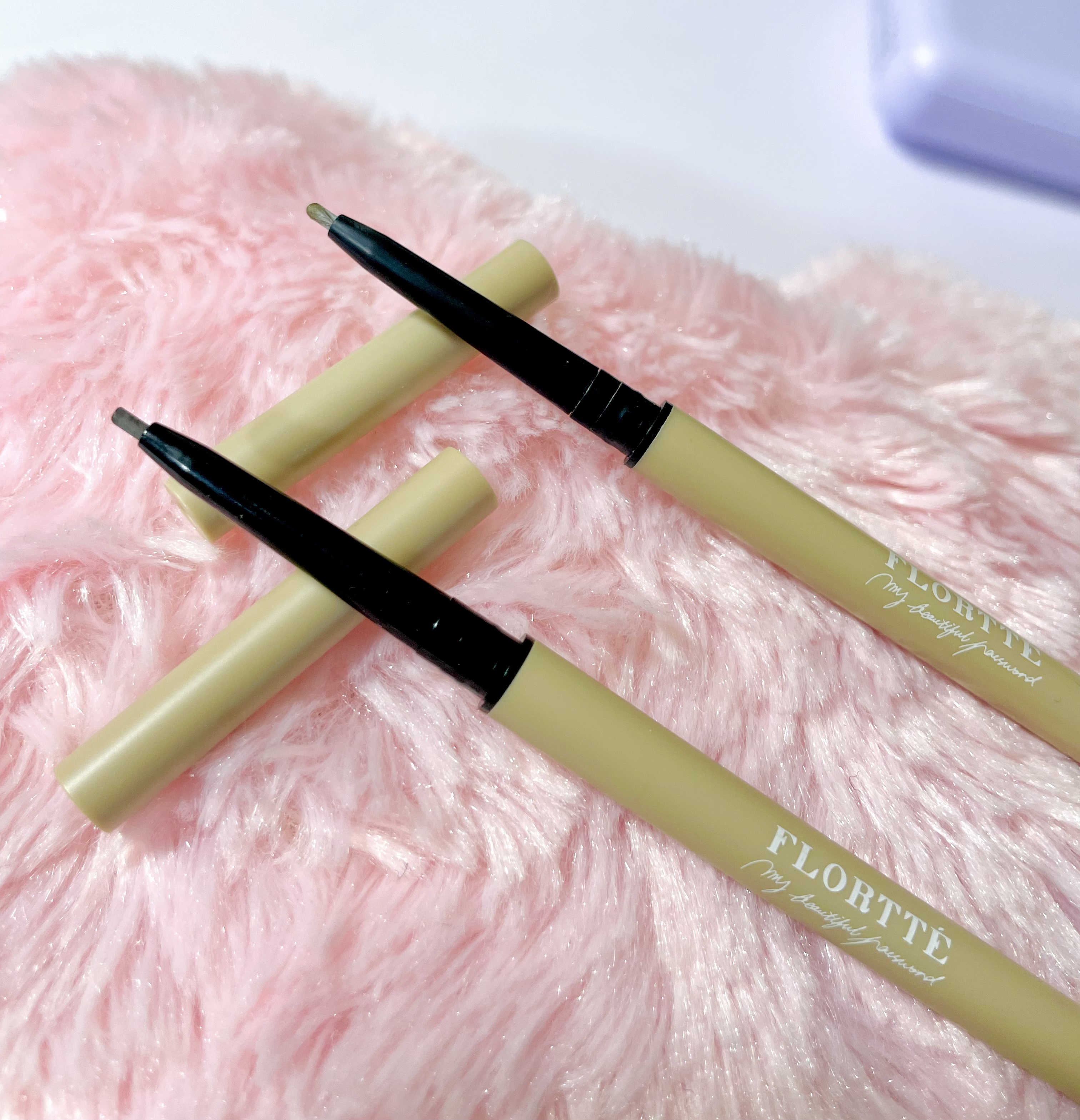 フロレット アイブロウペンシル B5 ブロンド/FLORTTE/アイブロウペンシルを使ったクチコミ（2枚目）