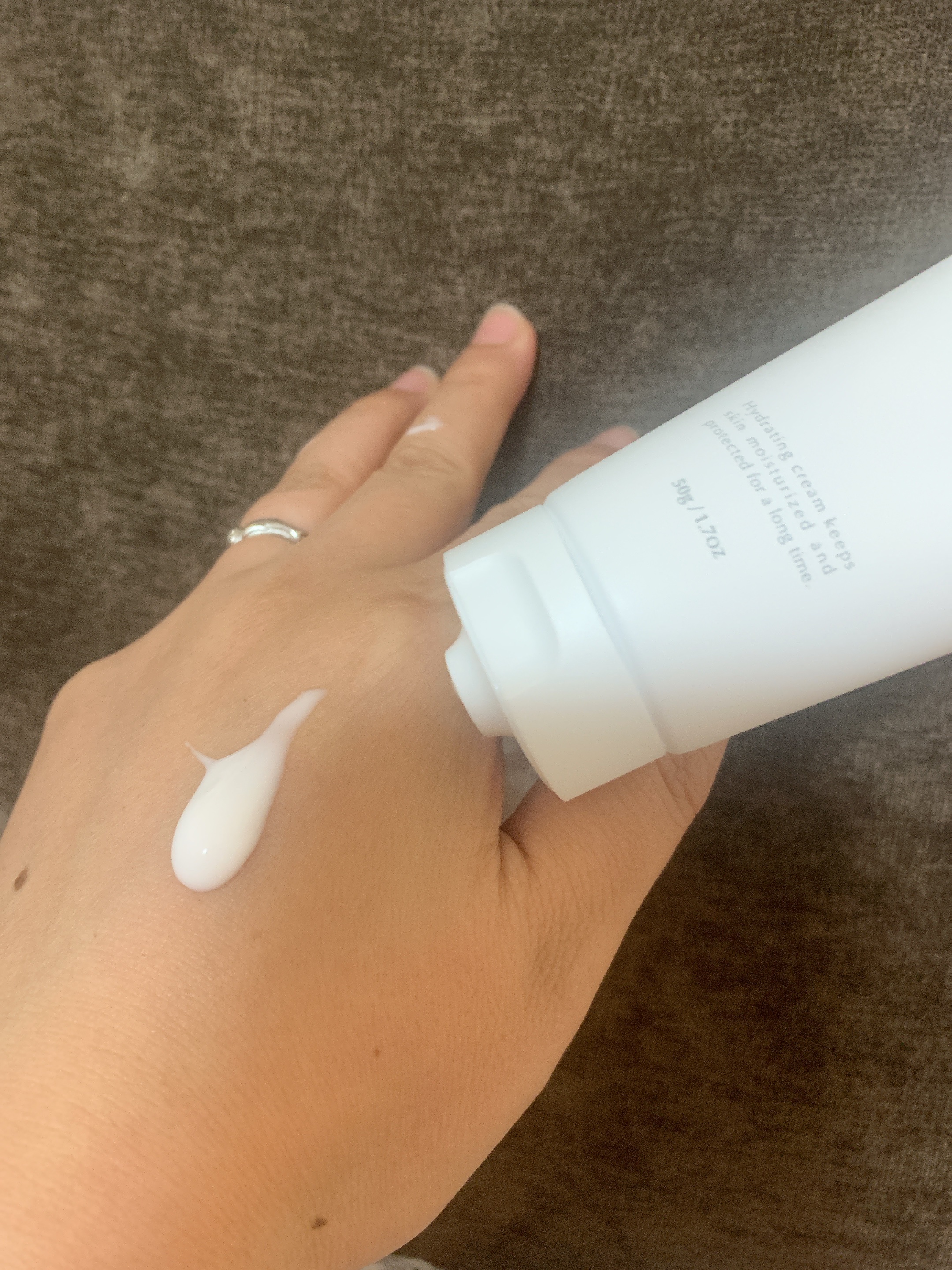 RF ハイドレーティングクリーム/PLUEST/フェイスクリームを使ったクチコミ（3枚目）