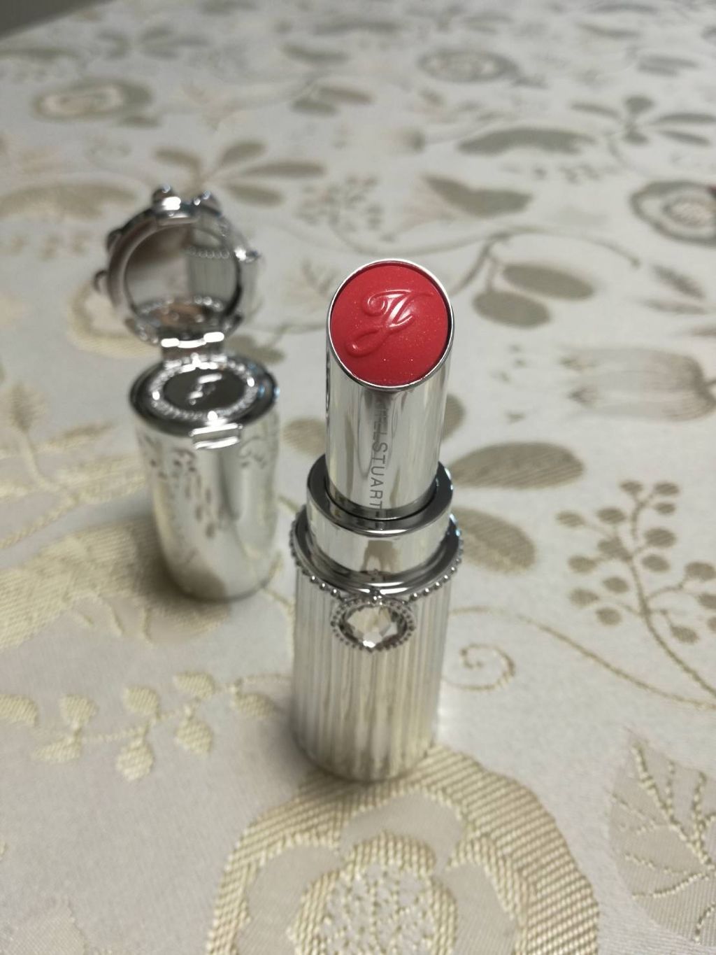 フォーエヴァージューシー オイルルージュ/JILL STUART/口紅を使ったクチコミ(4枚目)