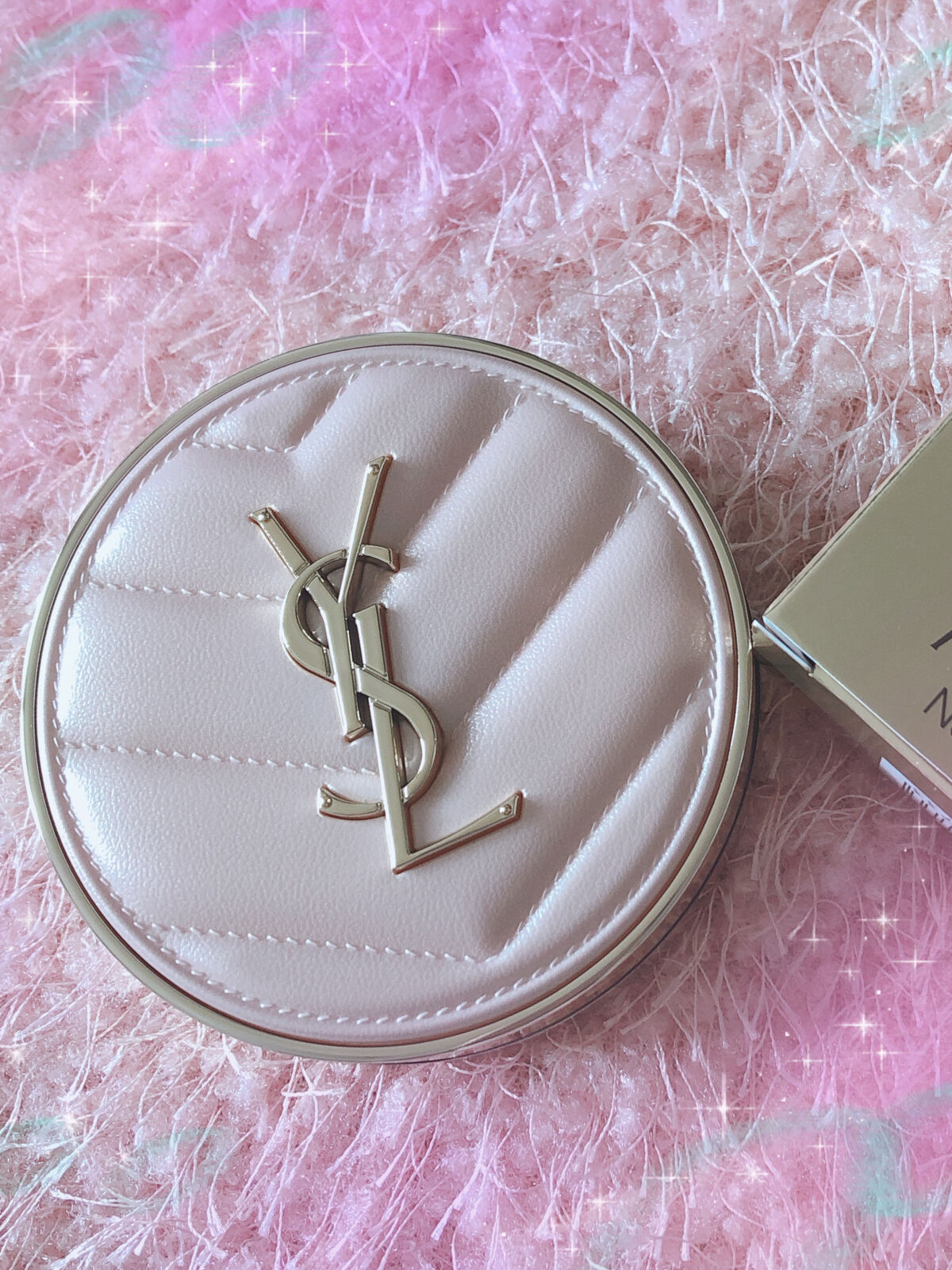 ラディアント タッチ グロウパクト B30/YVES SAINT LAURENT BEAUTE/クッションファンデーションを使ったクチコミ（2枚目）