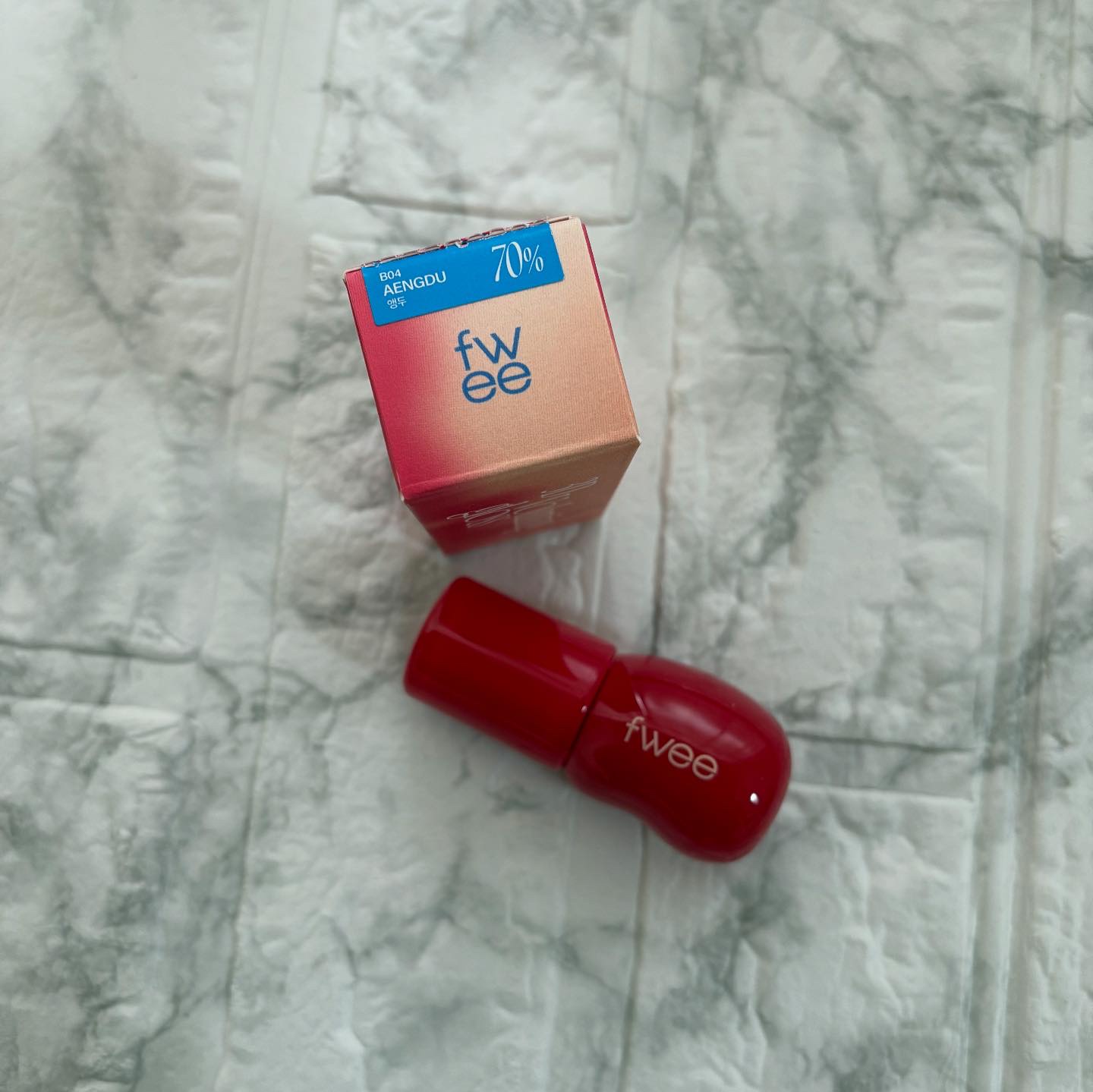 フィー 3Dボリューミンググロス B04 エンドゥ 70%/fwee/リップグロスを使ったクチコミ（2枚目）
