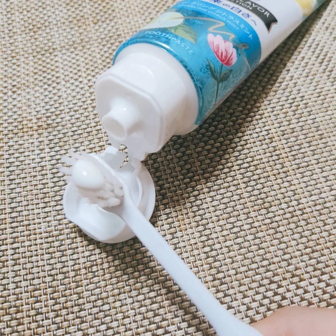 オーラツーミー アロマフレーバーコレクション ペースト スパークリングシトラスミント/オーラツー/歯磨き粉を使ったクチコミ（3枚目）