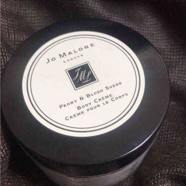 Jo Malone PEONY & BLUSH SUEDE BODY CREME  50ml 約4,800円

使ってたボディクリームがなくなりそうなので、せっかくならとJo Maloeへ。

コロンは