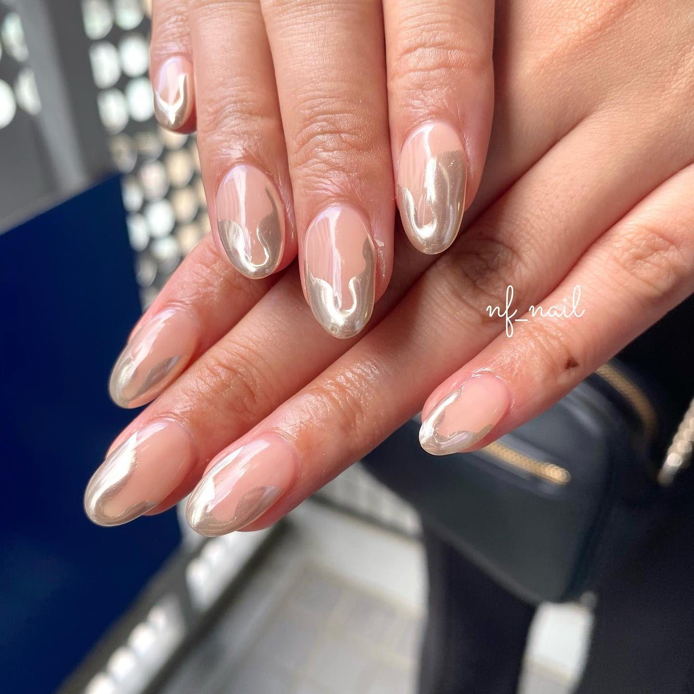 Natsumi◎nailist on LIPS 「.ニュアンスミラーフレンチ.#ネイル#ネイルデザイン#ネイ..」(2枚目)