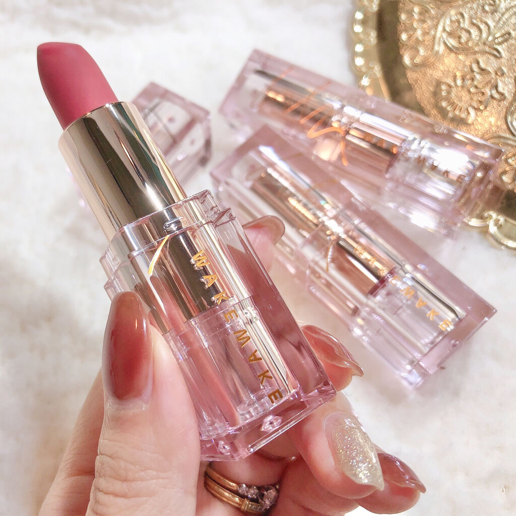 wakemake ヌーディーベルベットリップのクチコミ「WAKEMAKE新作🤩👍!!乾燥しにくい！さらすべマットリップ💄💋💕パケも色味もとっても可愛い.....」（2枚目）