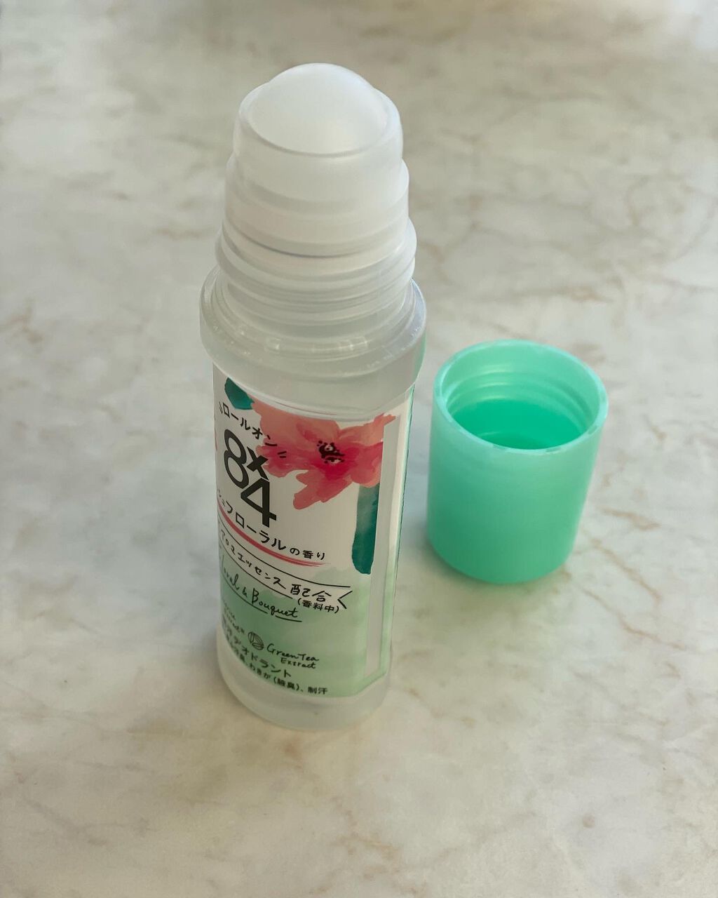 ロールオン フレッシュフローラルの香り/8x4/デオドラント・制汗剤を使ったクチコミ(2枚目)