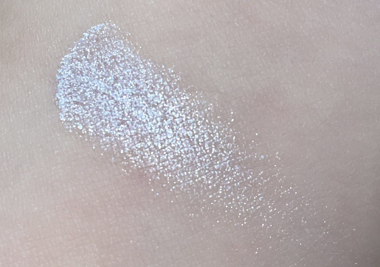 ラズル アイカラー/エレガンス ラズル /単色アイシャドウを使ったクチコミ（2枚目）