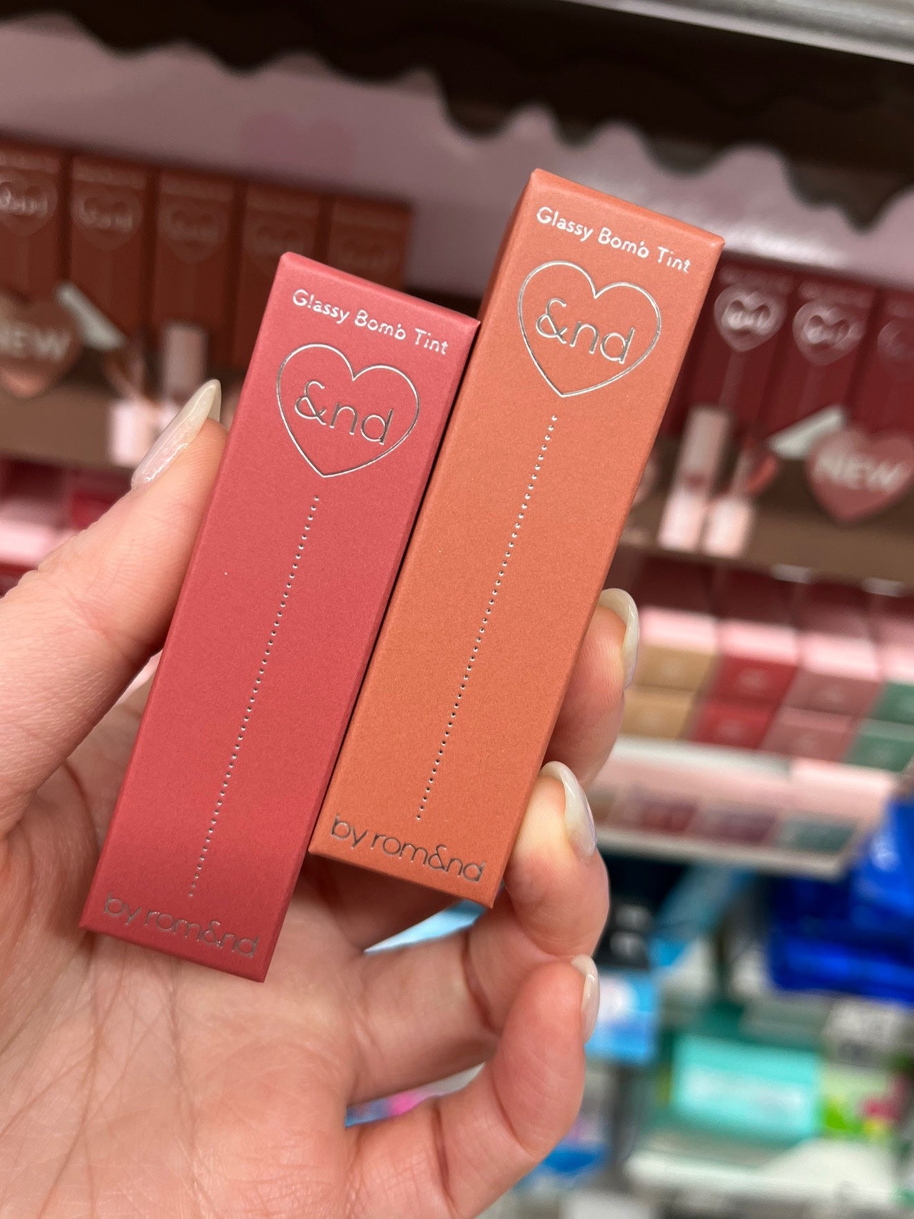 アンドバイロムアンド グラッシーボムティント/&nd by rom&nd/リップティントを使ったクチコミ(5枚目)