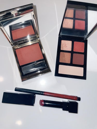 エッセンシャル マルチカラー アイシャドウパレット/BOBBI BROWN/パウダーアイシャドウを使ったクチコミ（3枚目）