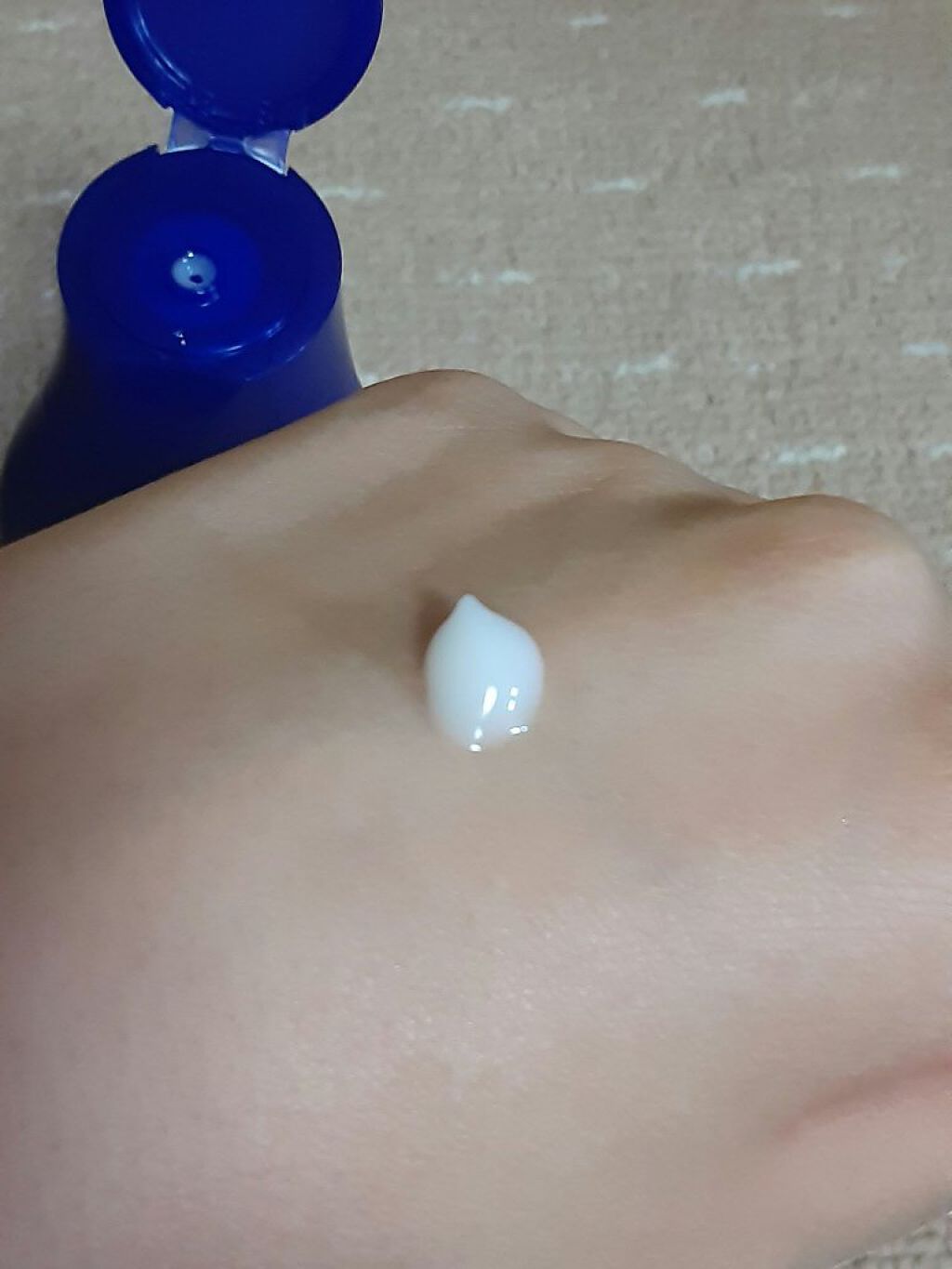 ニベア スキンミルク さっぱり やさしいフローラルの香り/ニベア/ボディミルクを使ったクチコミ（3枚目）