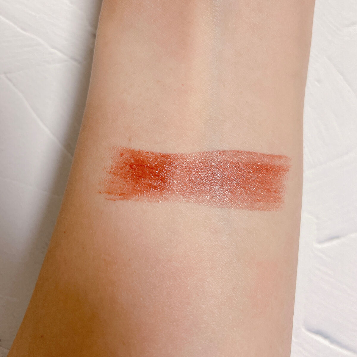 ザ パブリック オーガニック 精油カラーリップスティック フリーリー ブラウン/THE PUBLIC ORGANIC/リップクリームを使ったクチコミ（2枚目）