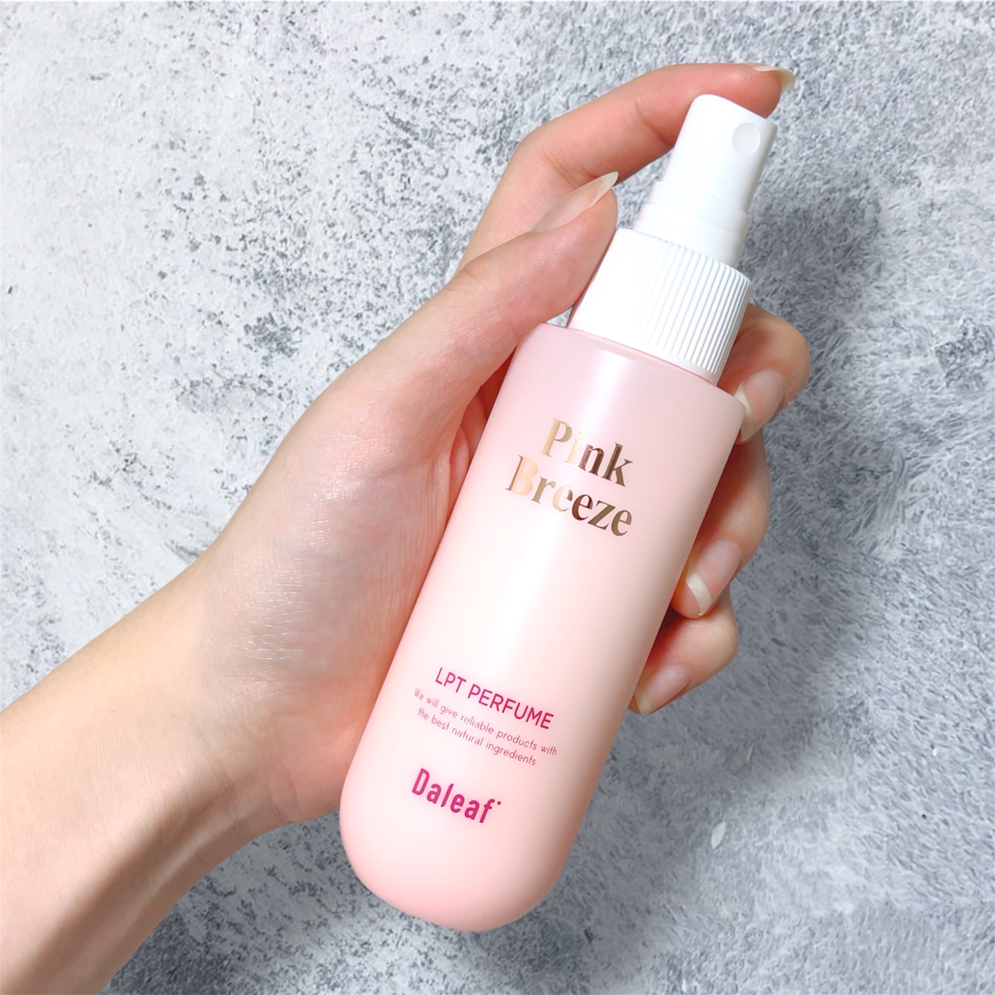 パフュームヘアパックインミスト Pink Breeze/Daleaf/アウトバストリートメントを使ったクチコミ（2枚目）