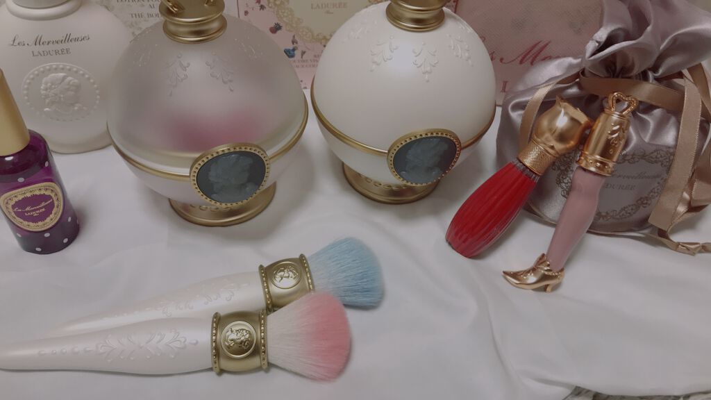 フェイス パウダー N/レ・メルヴェイユーズ ラデュレ/ルースパウダーを使ったクチコミ(1枚目)