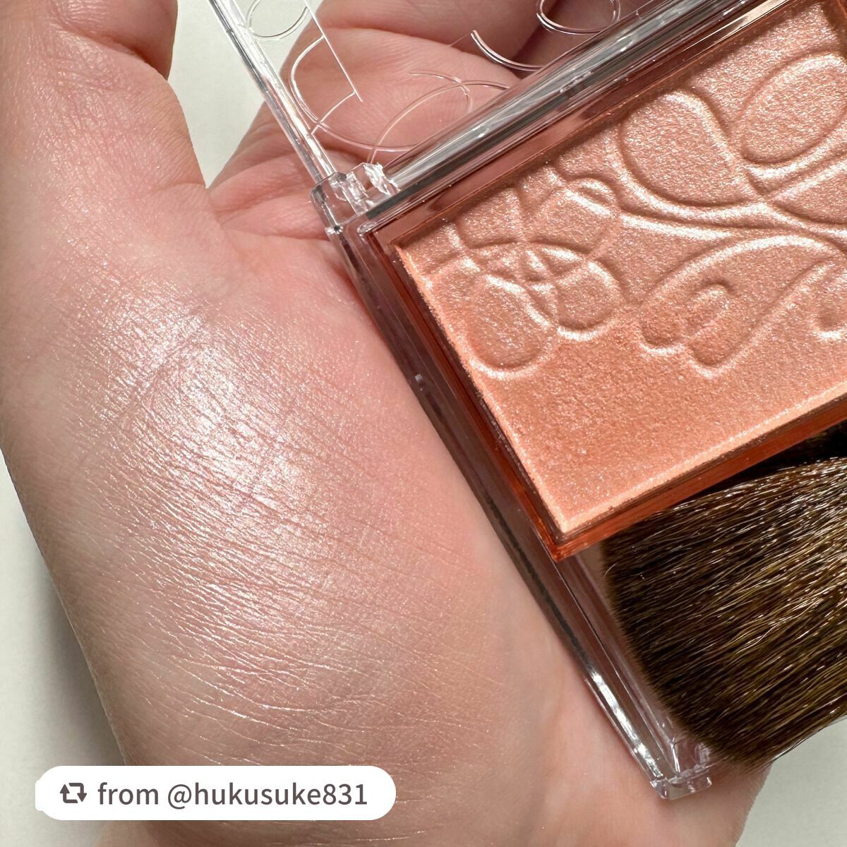 パールグロウニュアンサー/CEZANNE/パウダーハイライトを使ったクチコミ(4枚目)