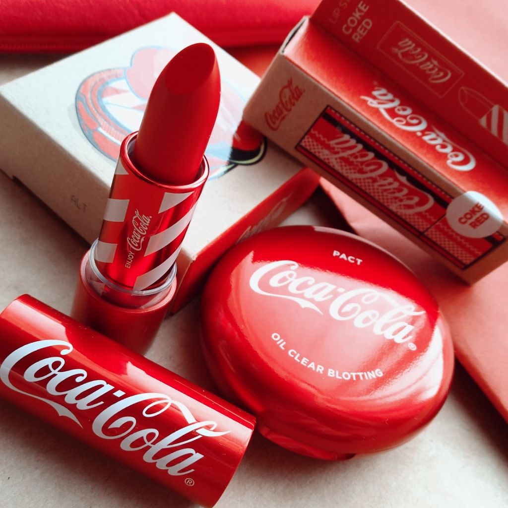 オイルクリアファクト 〈コカコーラ エディション〉/THE FACE SHOP/プレストパウダーを使ったクチコミ(1枚目)