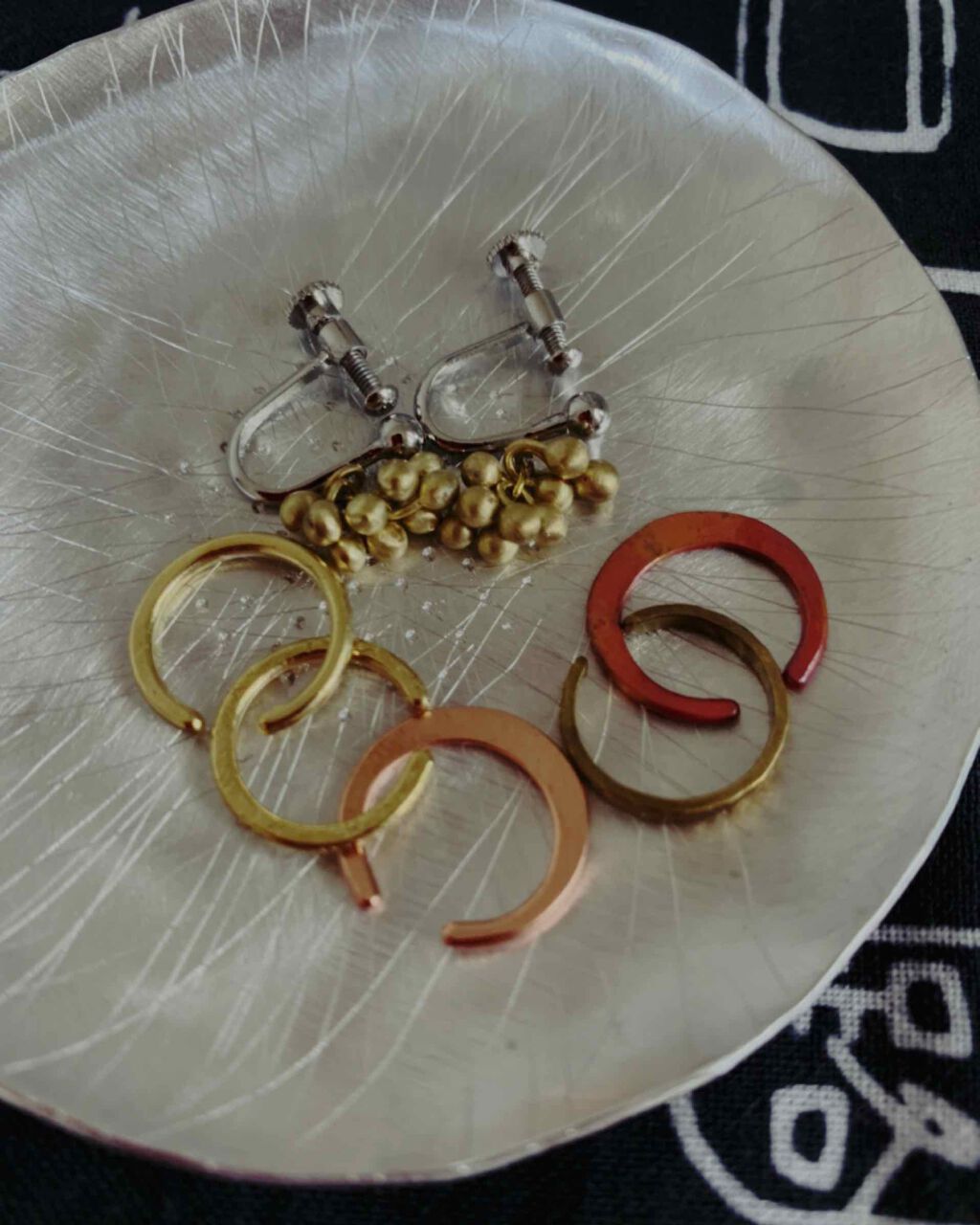 クロミミ on LIPS 「#クロミミアクセサリー辞典可愛いけど、それだけじゃない。毎日つ..」(4枚目)